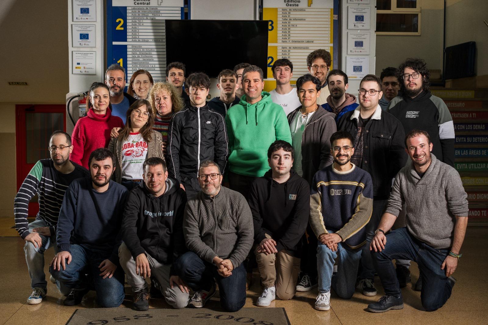 Foto grupal de la promoción 2022-2024